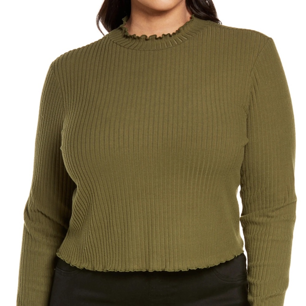 Mock neck lettuce trim top